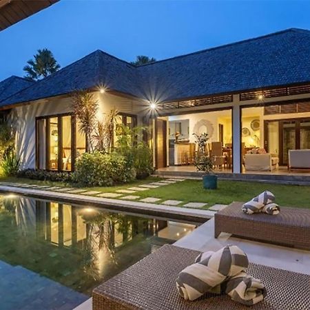 Villa Tiga Mangga By Optimum Bali Villas Seminyak Exterior foto